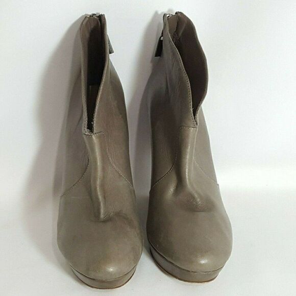 Alexandre Birman Leather Ankle Boot Gray Wedge Heel Zipper Sz 7.5 - Picture 4 of 8